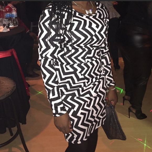 H&M Aztec Print Bodycon Dress Size M - Picture 2 of 4